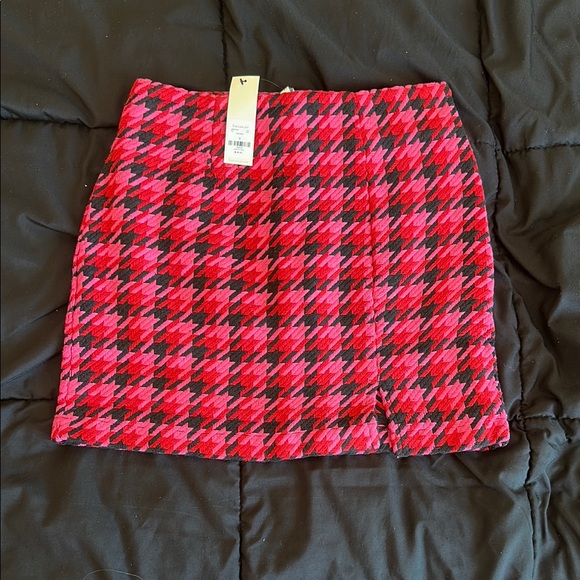 Stylish Red, Pink and Black Houndstooth Skirt - Picture 1 of 7